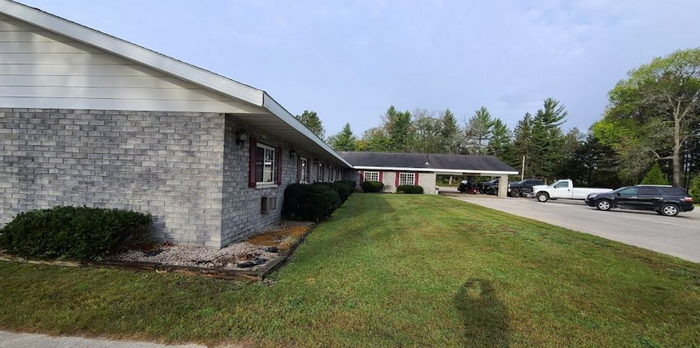 Redwood Motor Inn - Web Listing (newer photo)